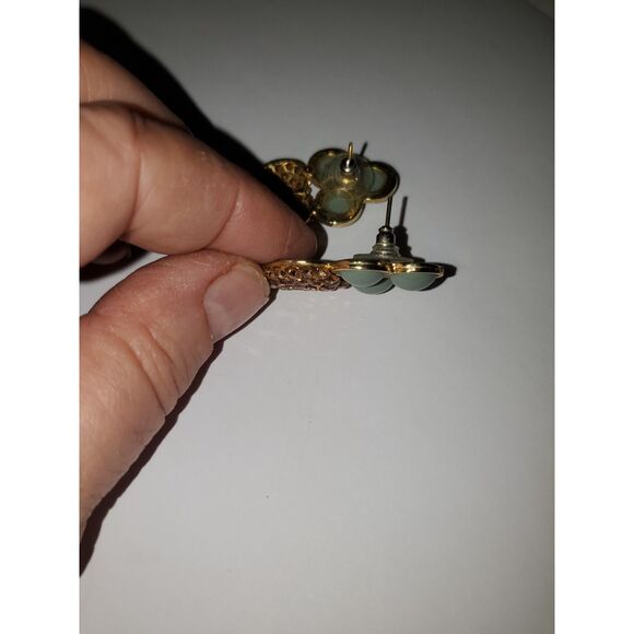 A Vintage Pair of Costume Jewelry Earrings Stud Back Pierced Mid Century Sparkly - Picture 10 of 11